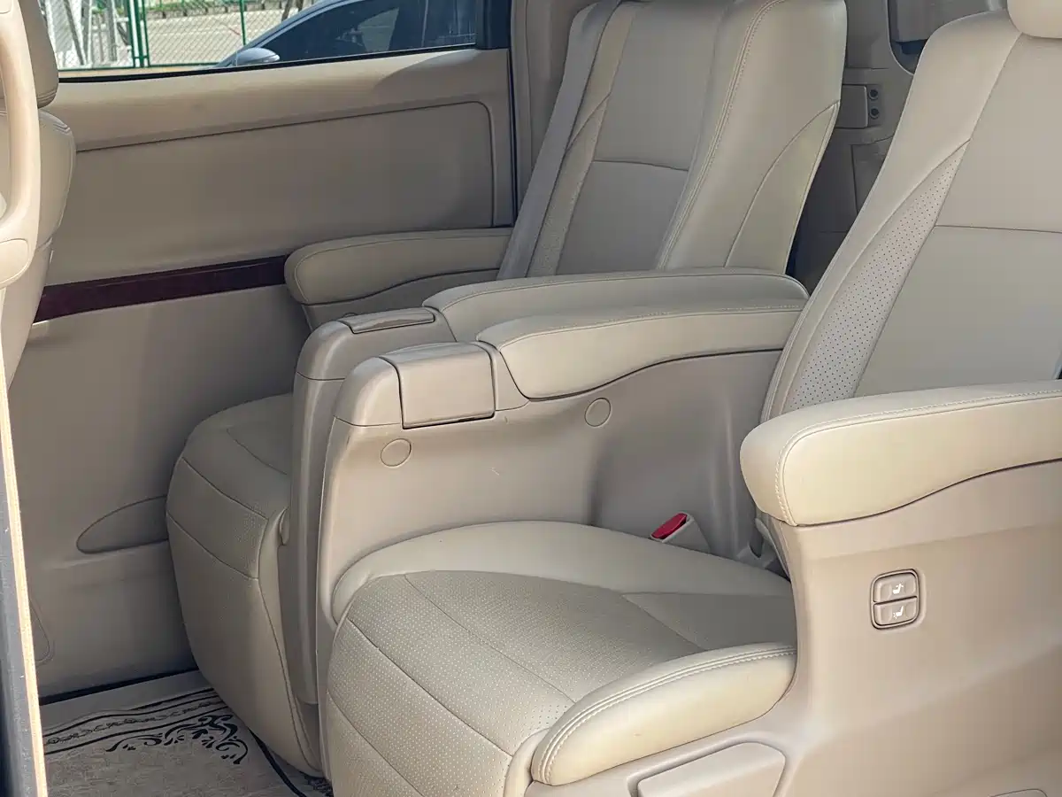 Toyota Alphard 2012 3.5L Luxury Edition фото 4