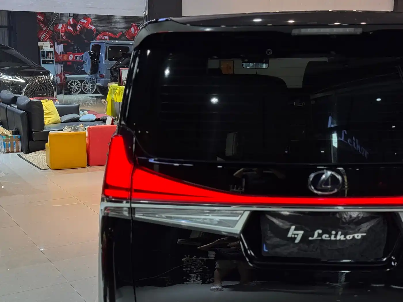 Lexus LM 2020 300h 4-Seat Imperial Edition фото 12