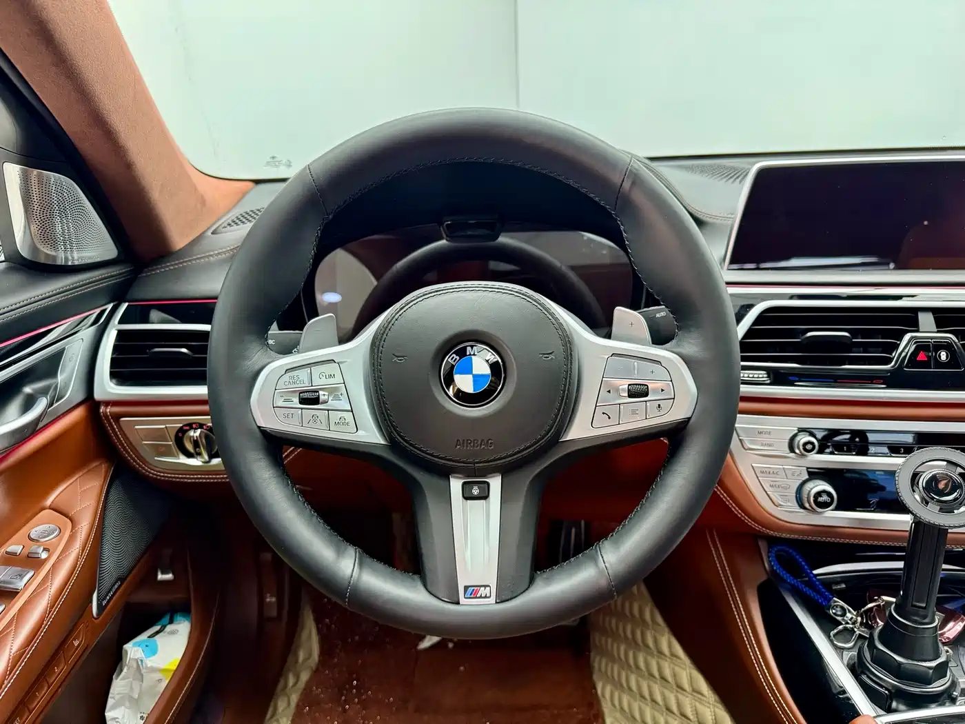 BMW 7 Series 2022 740Li xDrive Executive M Sport Package фото 15