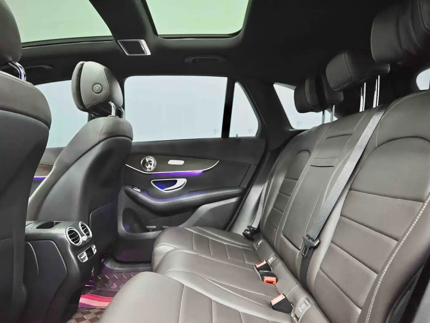Mercedes-Benz GLC 2022 Model GLC 260 L 4MATIC Luxury Edition фото 8