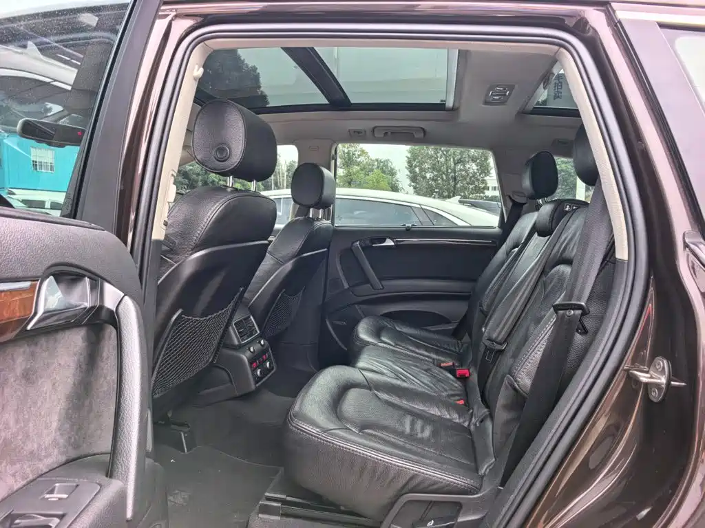 Фото 11 - Audi Q7