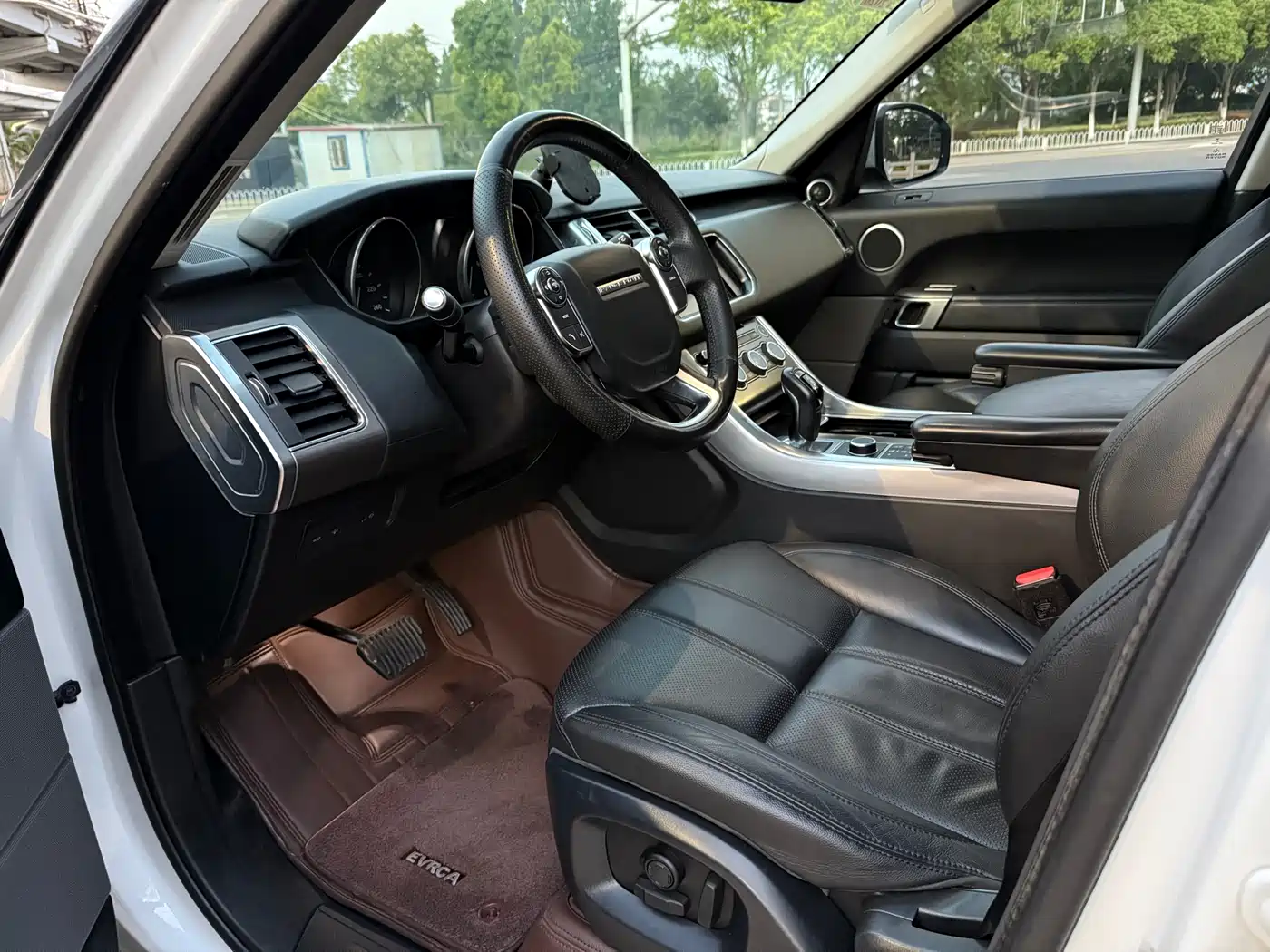 Land Rover Range Rover Sport 2016 Model 3.0 SC V6 SE фото 7