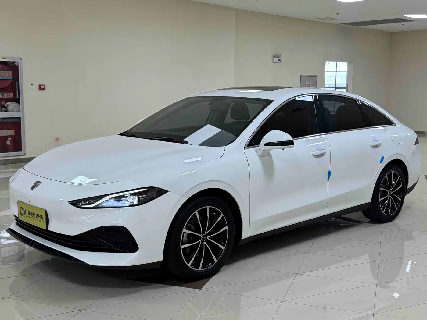 Photo 1 - Roewe D7