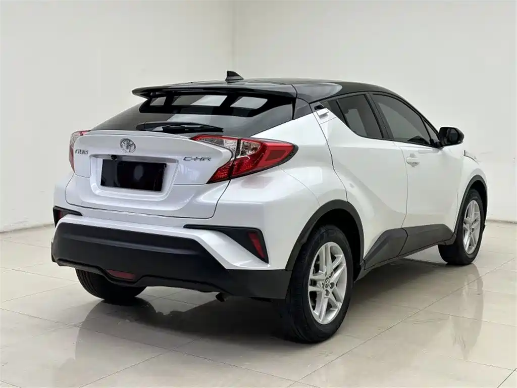 Toyota C-HR 2021 2.0L Comfort Edition фото 16