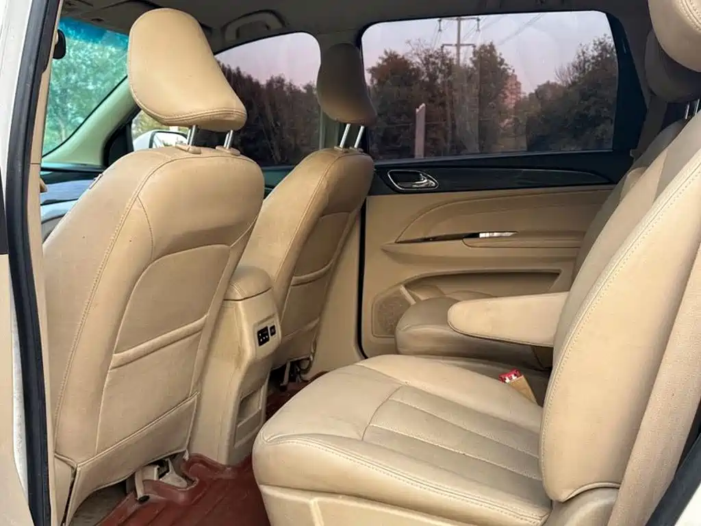 Photo 7 - Baojun 730