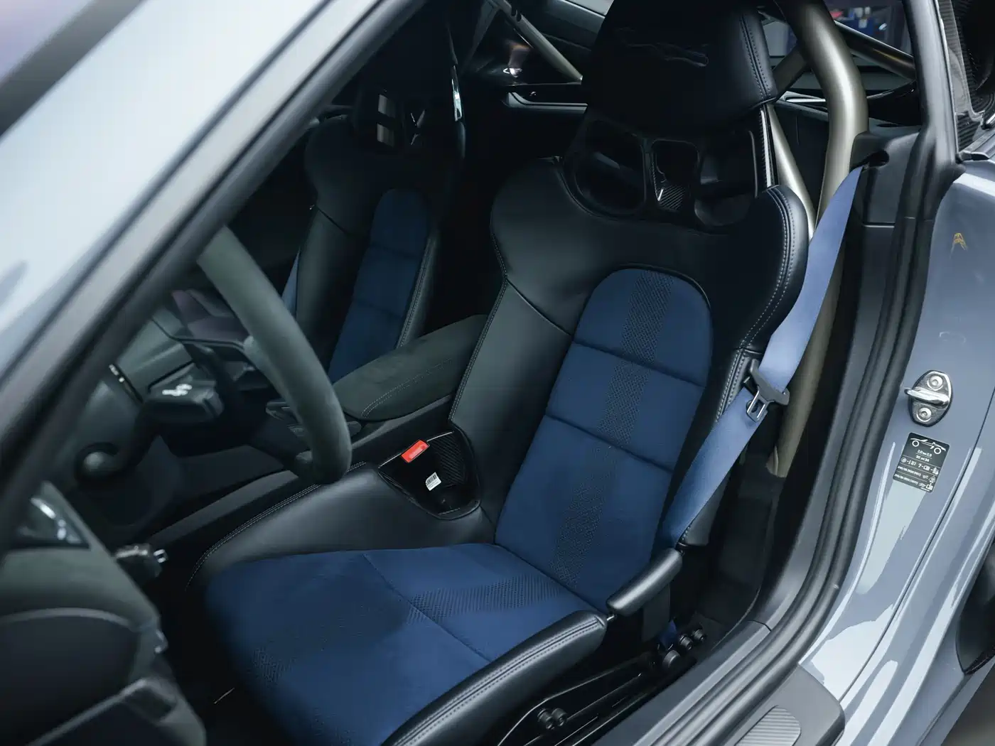 Porsche 718 2022 Cayman GT4 RS 4.0L фото 17