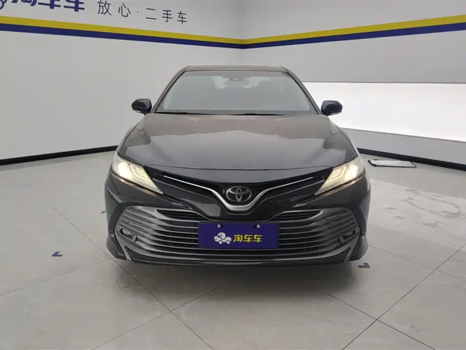 Toyota Camry 2018 2.5G Luxury Edition фото 2