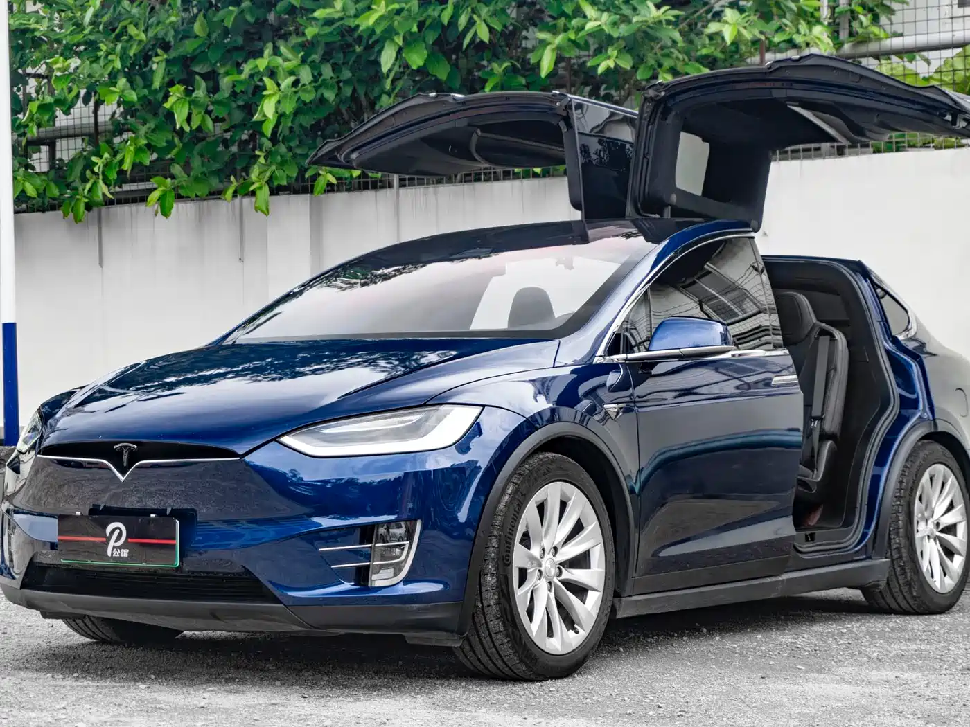 TESLA MODEL X