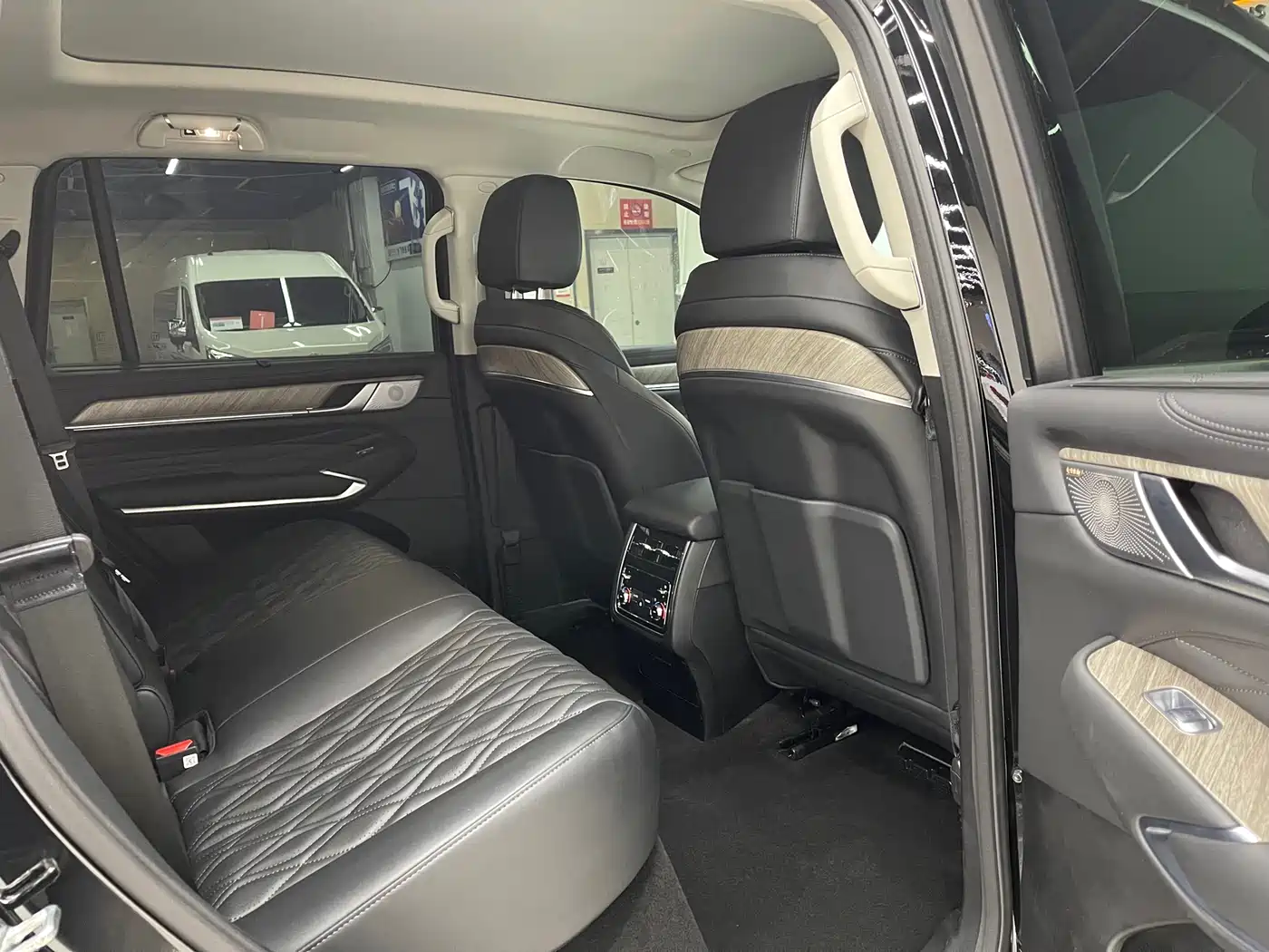 Tank 500 EV 2023 Hi4-T фото 13
