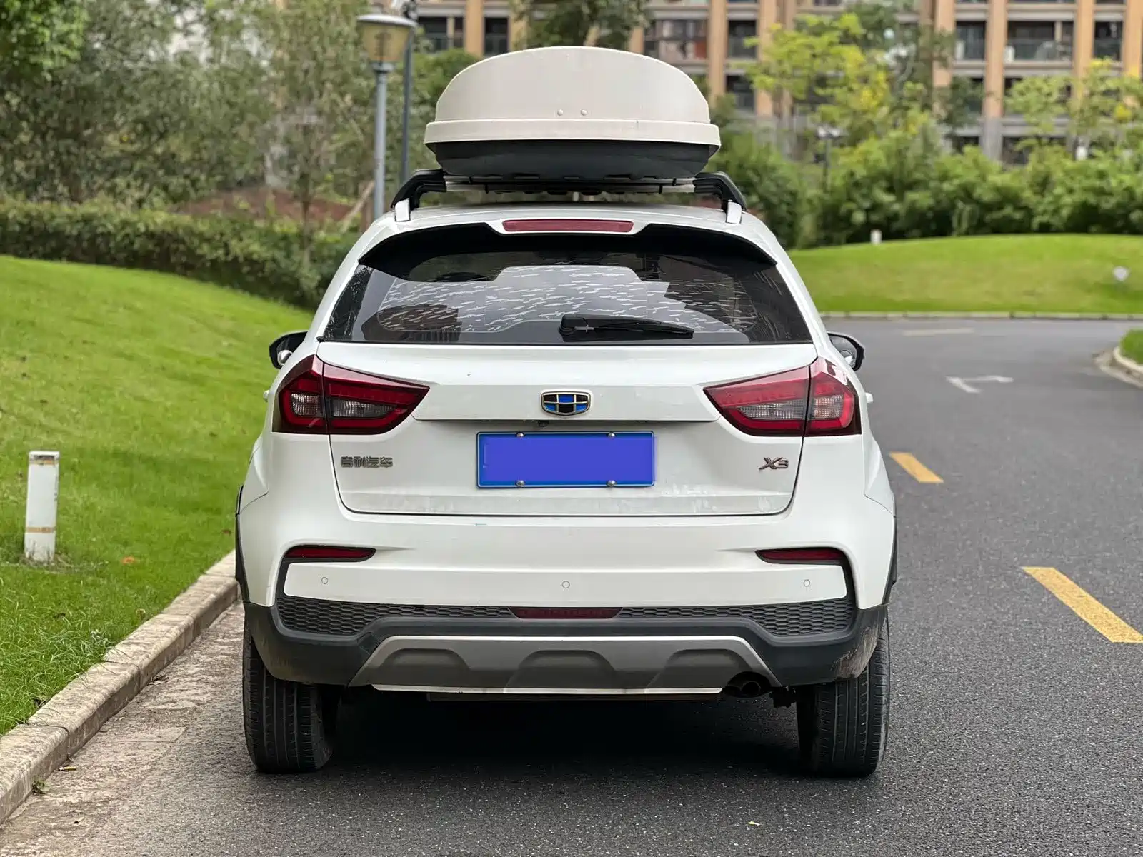 Фото 15 - Geely Vision X3