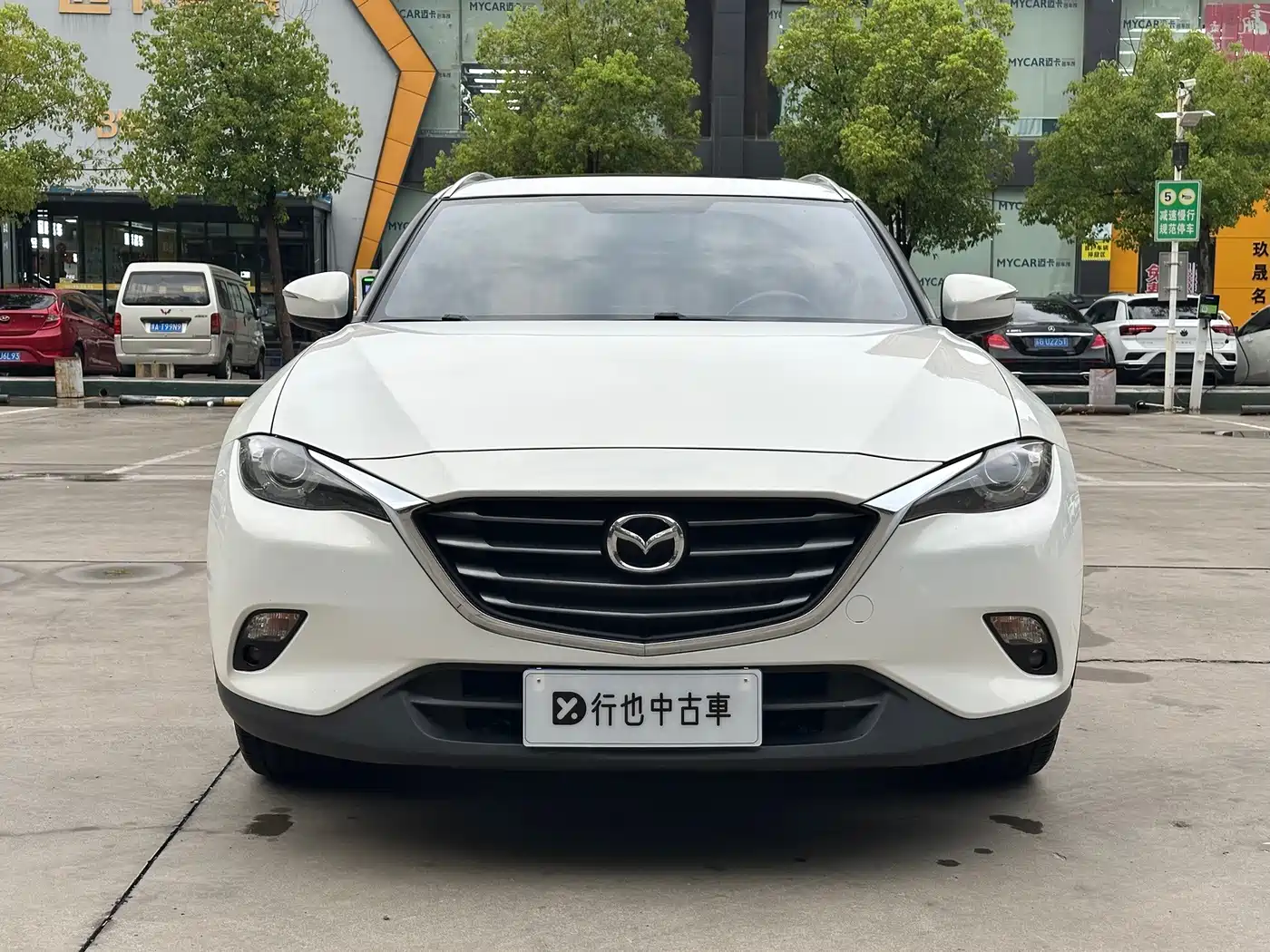Photo 2 - Mazda CX-4