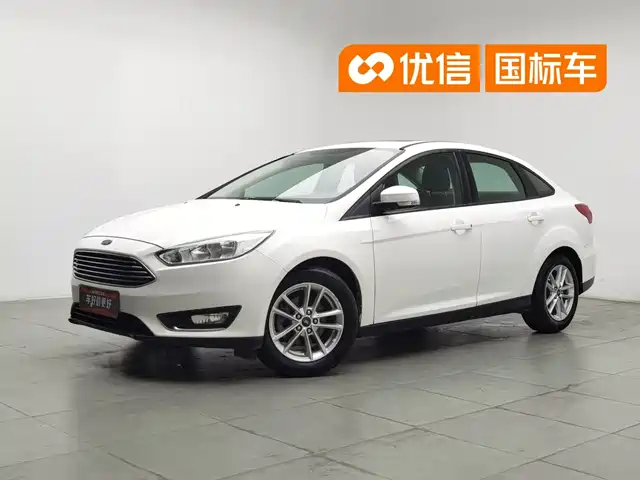 Ford Focus 2015 Sedan 1.6L Automatic Trend — фото 1