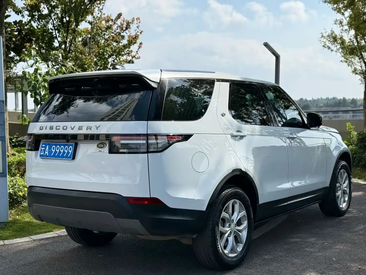 Land Rover Discovery 2018 3.0 SC V6 SE фото 9