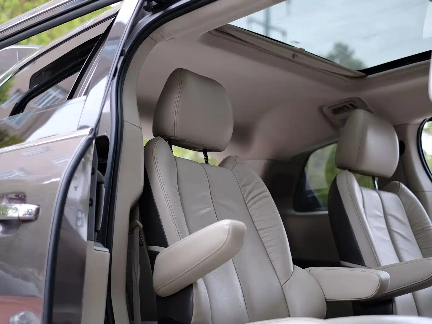 Buick GL8 2013 2.4L LT Luxury Business Executive Edition фото 32