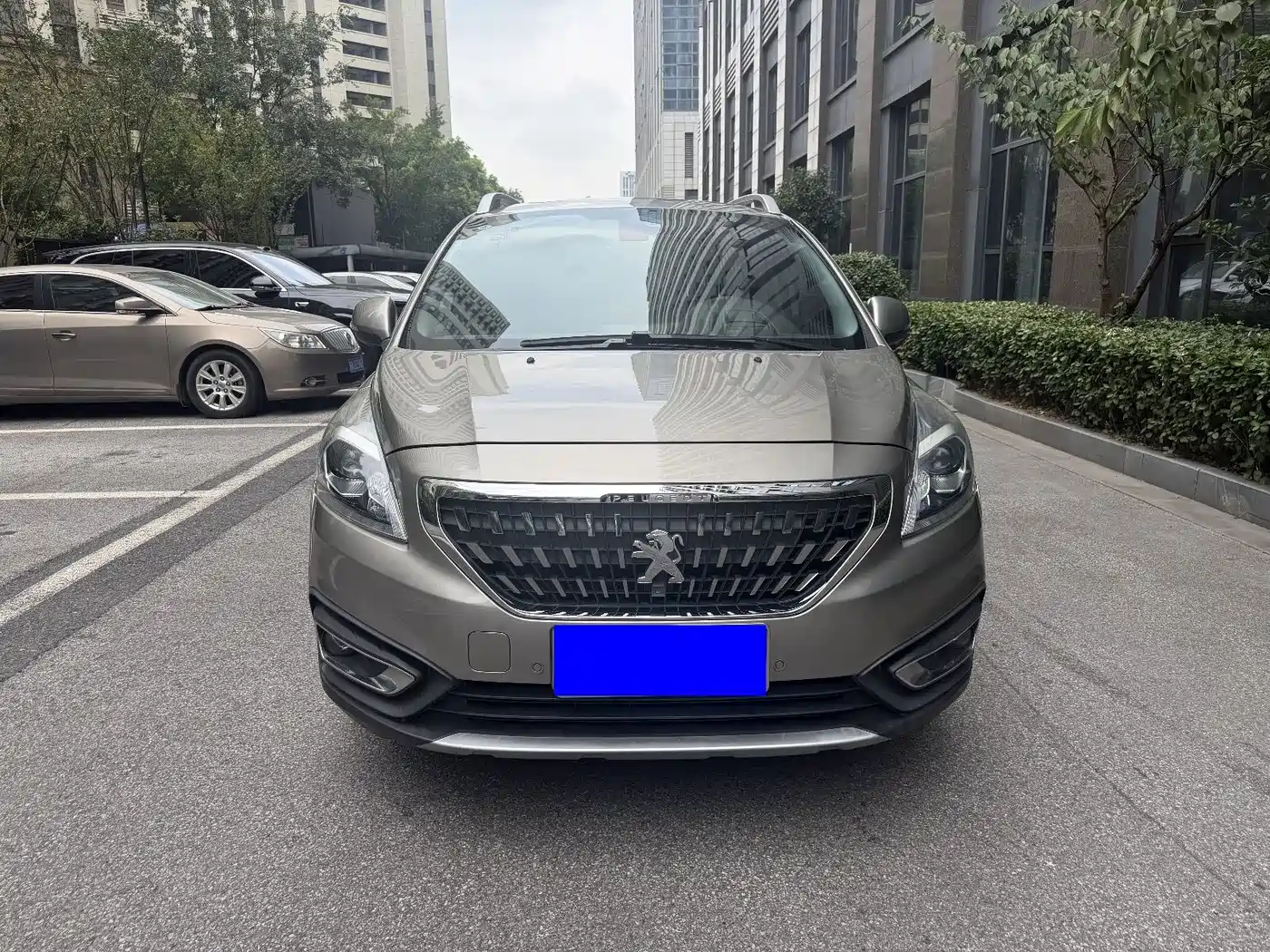 Фото 2 - Peugeot 3008
