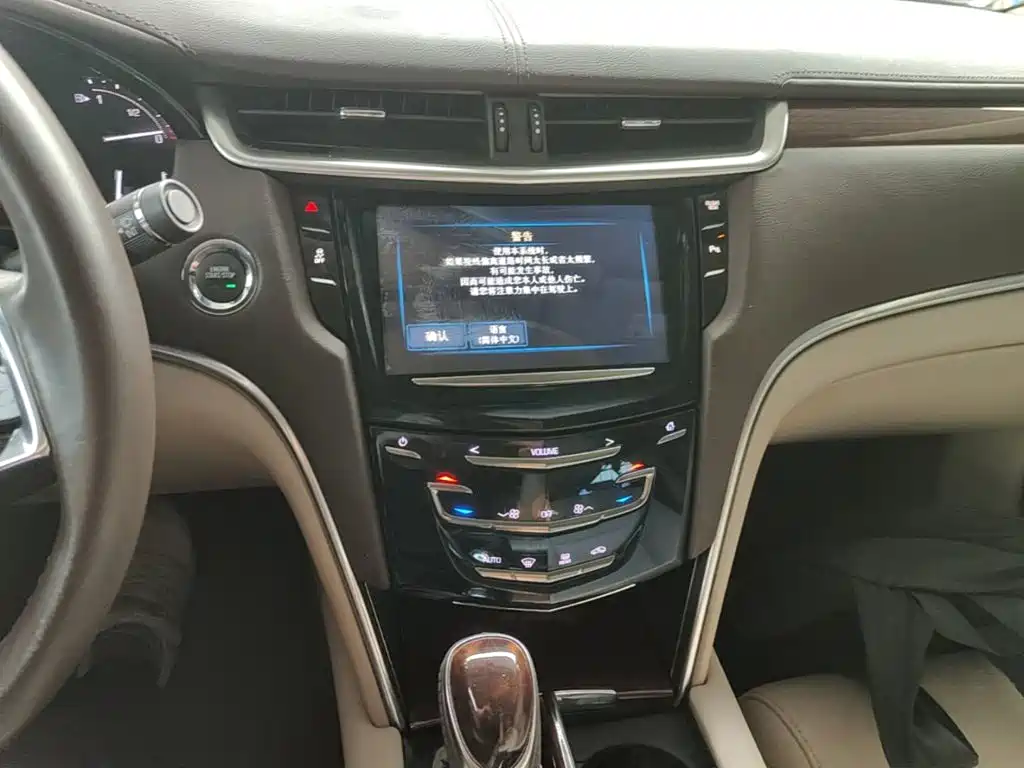 Фото 13 - Cadillac XTS