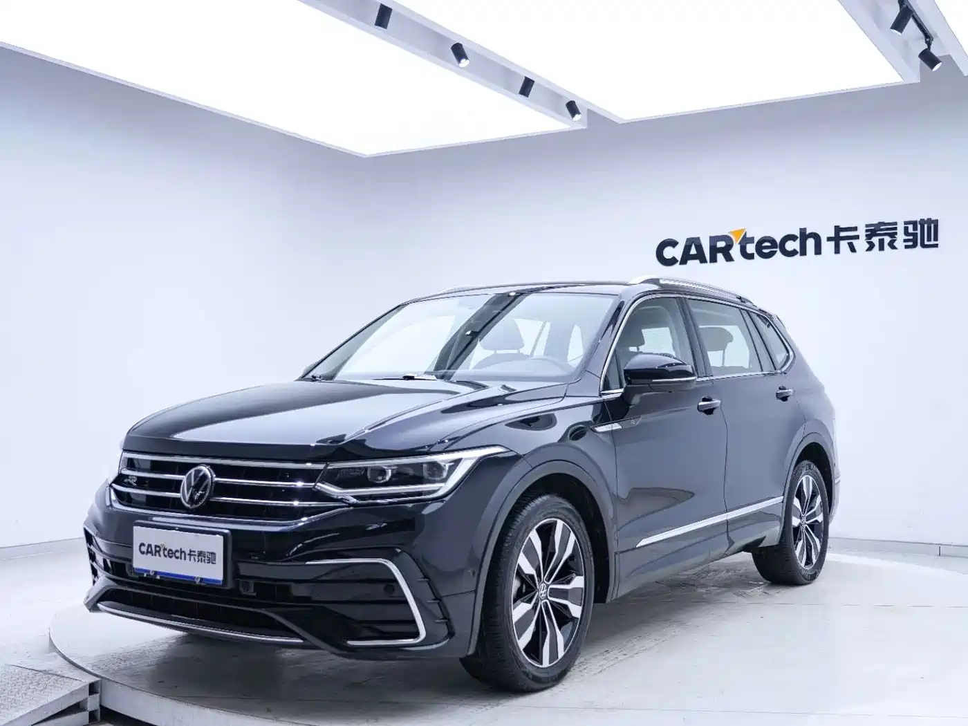 Volkswagen Tiguan L 2024 330TSI Automatic 2WD R-Line Premium Enjoyment Edition фото 10