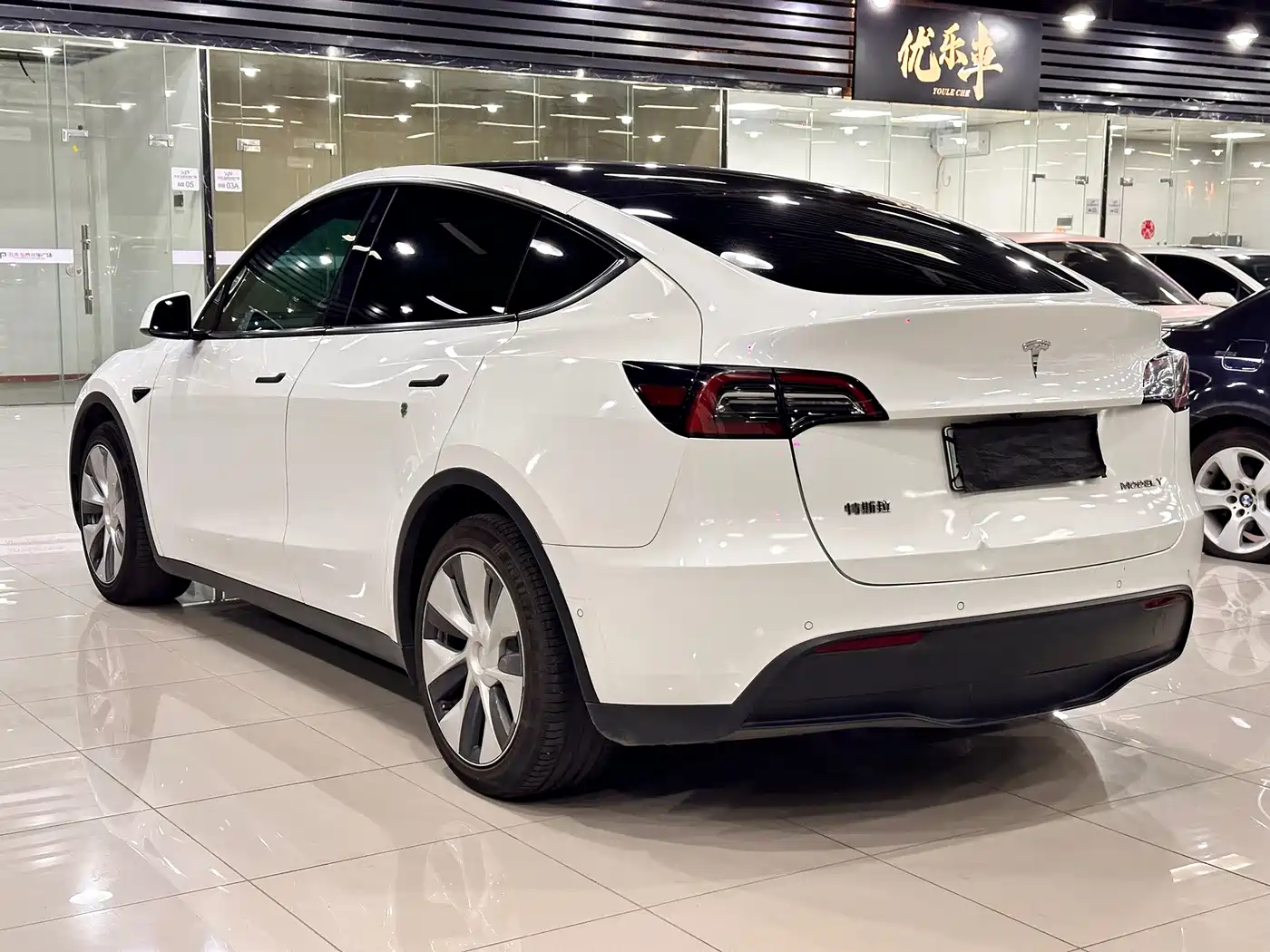 Фото 9 - Tesla Model Y