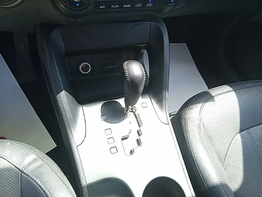 Hyundai Beijing Hyundai ix35 2015 2.0L Automatic 2WD Smart Type China IV фото 14