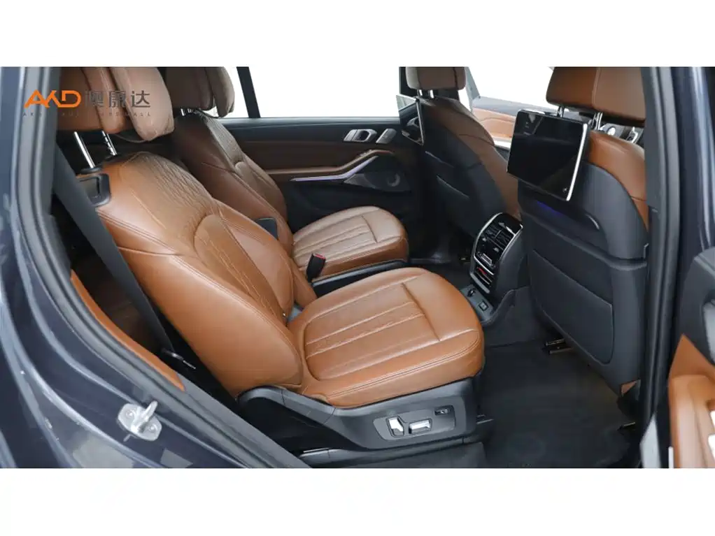 Фото 8 - BMW X7