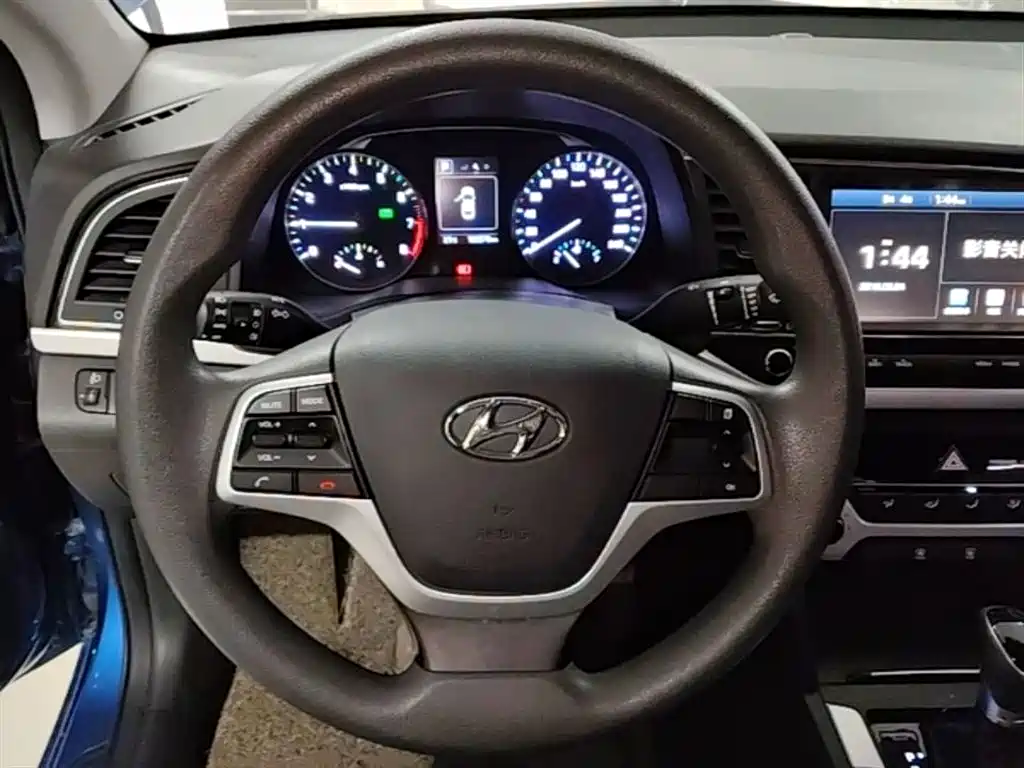 Hyundai Elantra 2016 Model 1.6L Automatic Smart Elite фото 11