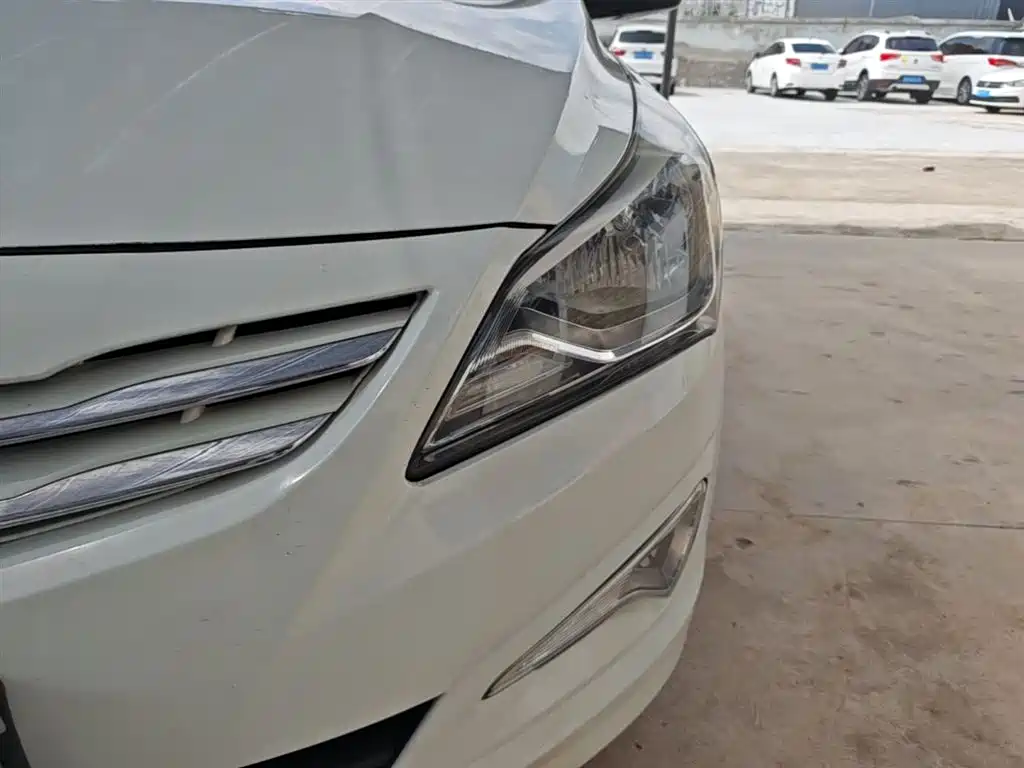 Hyundai Reina 2014 Model 1.4L Automatic GLX фото 24