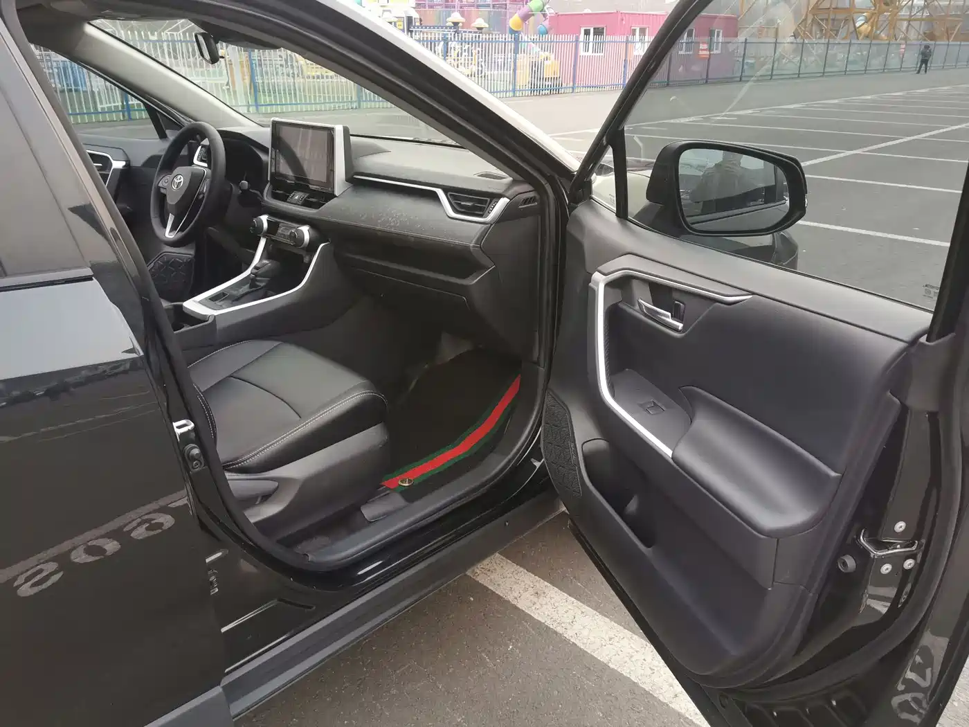 TOYOTA RAV4 RONGFANG