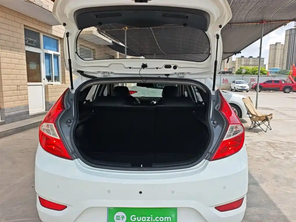Hyundai Reina 2014 Model 1.4L Automatic GLX фото 19