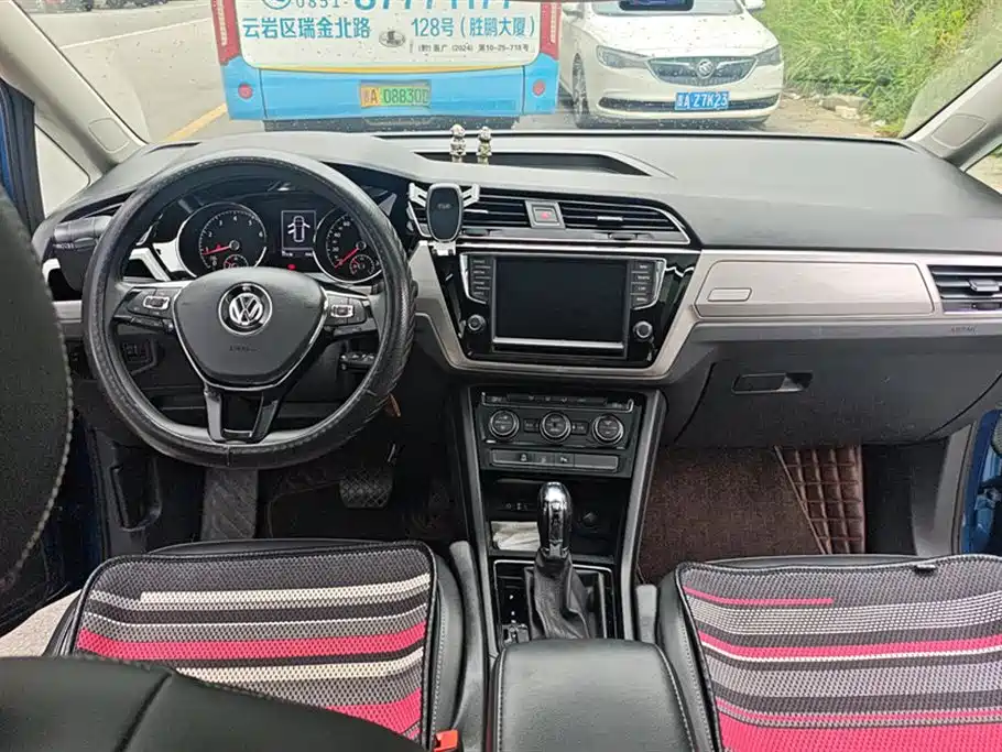 Volkswagen Touran 2018 Touran L 280TSI DSG Comfort 7-seater China V фото 12