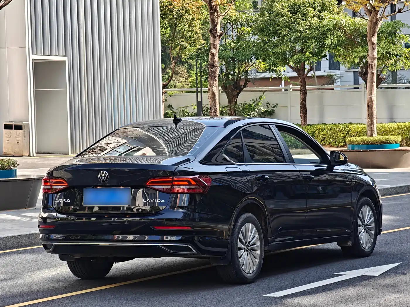 Volkswagen Lavida 2022 1.5L Auto Comfort Edition фото 9