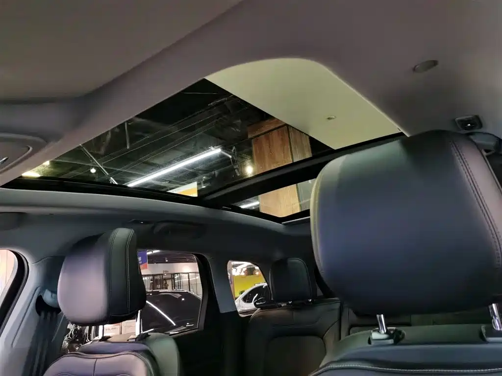 LINCOLN ADVENTURER