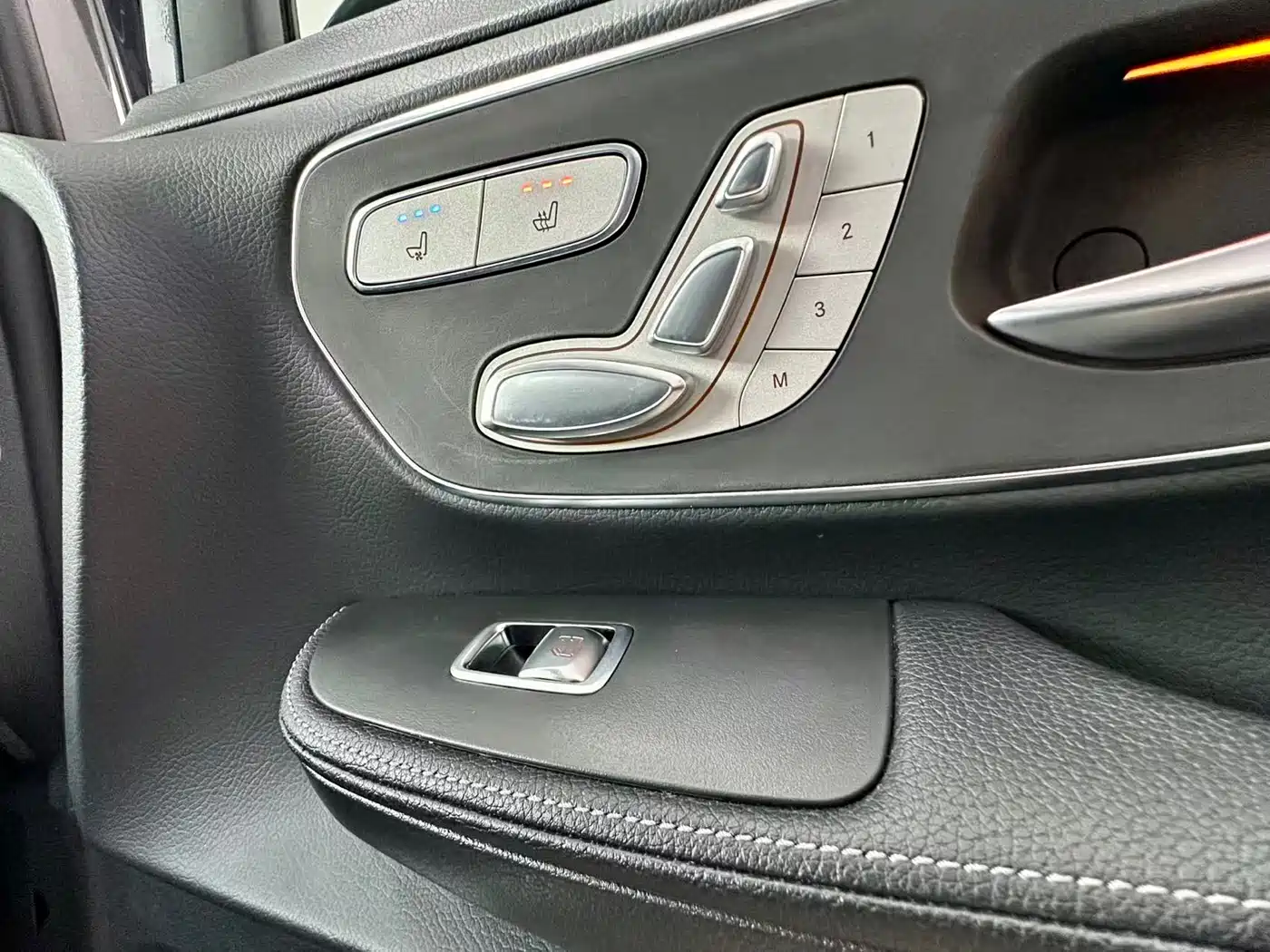 Mercedes-Benz V-Class 2022 V 260 Prestige Edition фото 17