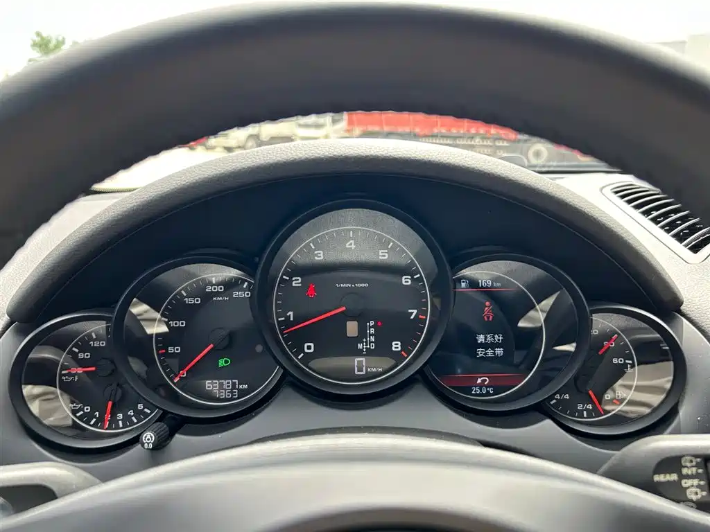 Porsche Cayenne 2014 Cayenne Platinum Edition 3.0T фото 32
