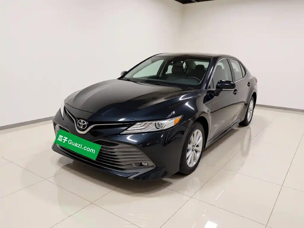 Фото 1 - Toyota Camry