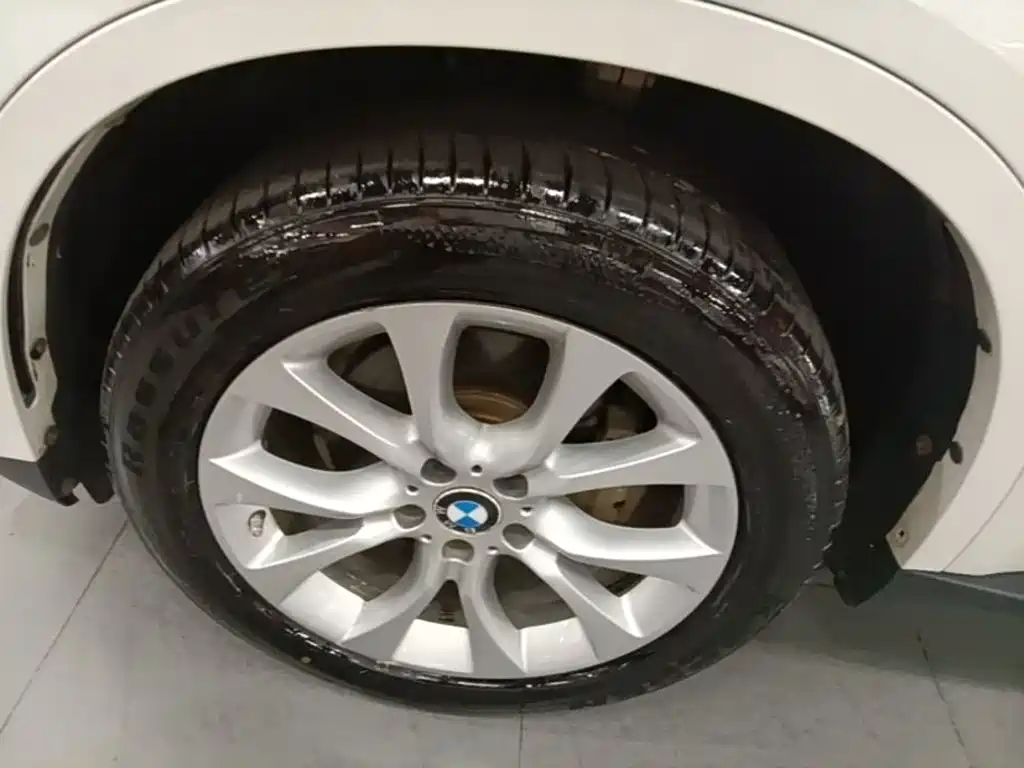 Photo 23 - BMW X5 (Import)