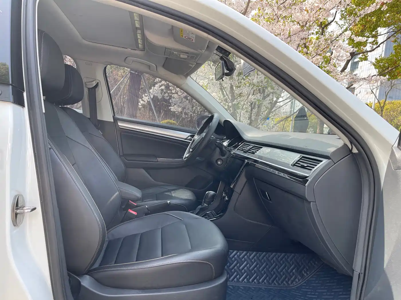 Volkswagen Bora 2017 1.6L Automatic Comfort фото 9