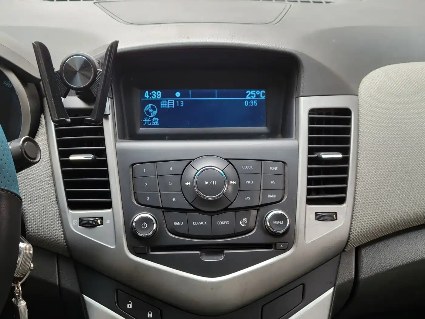 Chevrolet Cruze 2013 Model 1.8L SE AT фото 12