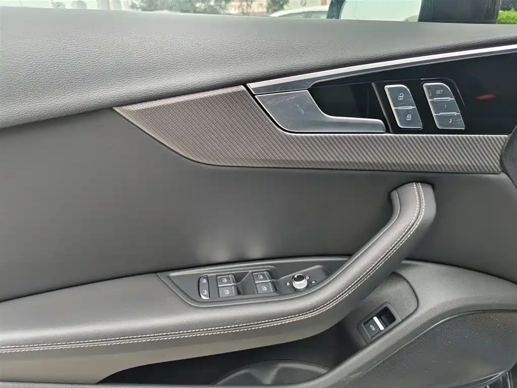 Audi A4L 2024 40 TFSI quattro RS Kit Speed Edition фото 7