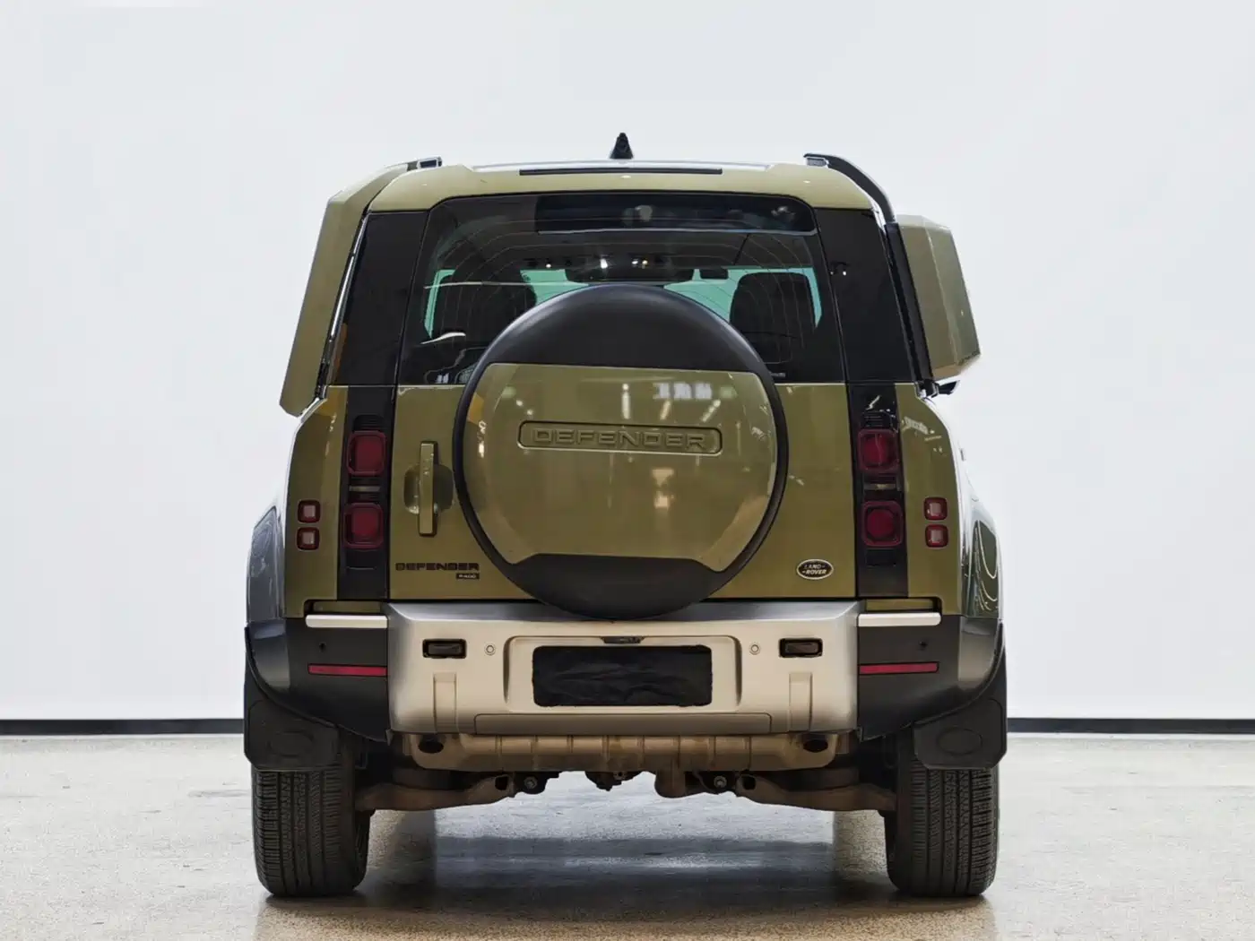 Land Rover Defender 2020 Model 110 P400 HSE фото 11