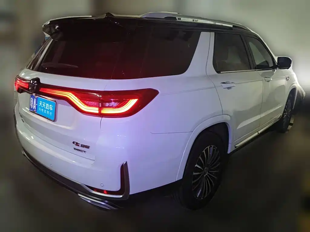 Photo 2 - Changan CS95