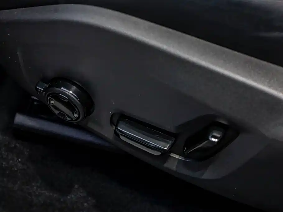 VOLVO XC60 PLUG-IN HYBRID