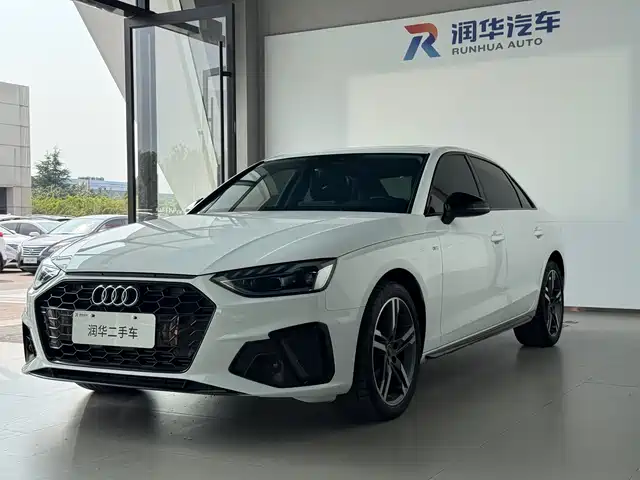 Audi A4L 40 TFSI, Люкс Драйв