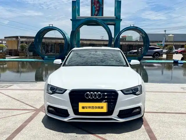 Photo 2 - Audi A5 (Import)