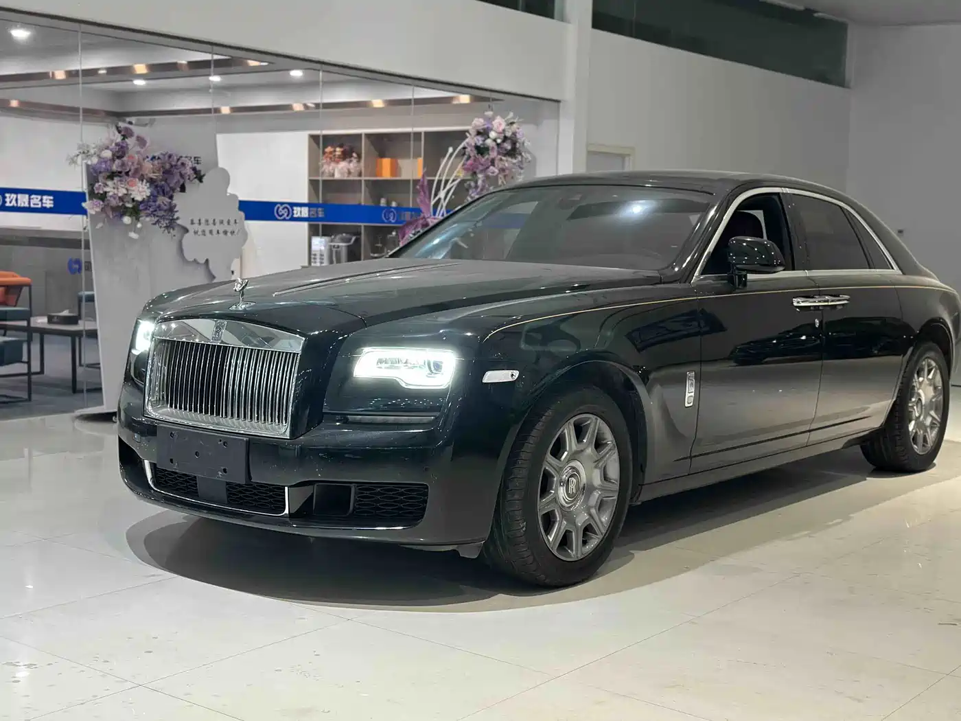 Фото 1 - Rolls-Royce Ghost
