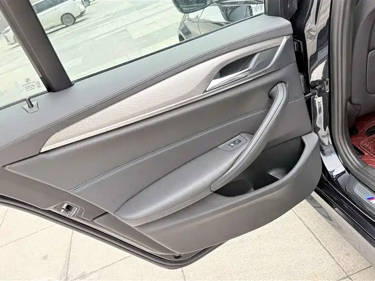 BMW 5 Series (Import) 2018 525i M Sport Package фото 14