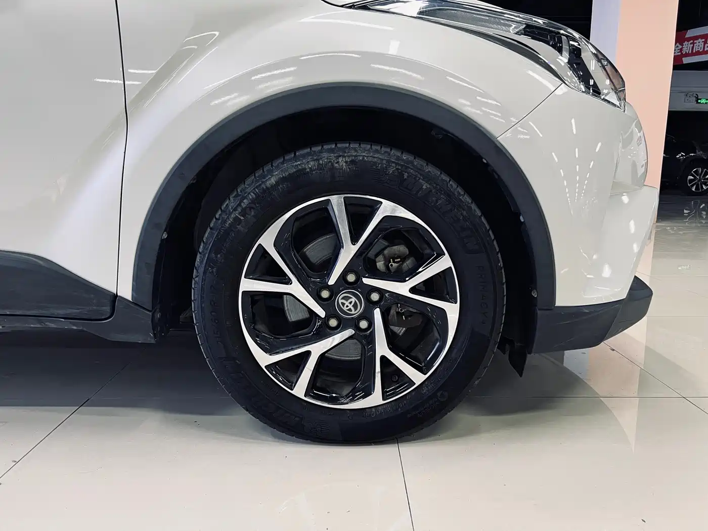 Toyota C-HR 2021 2.0L Luxury Edition фото 5