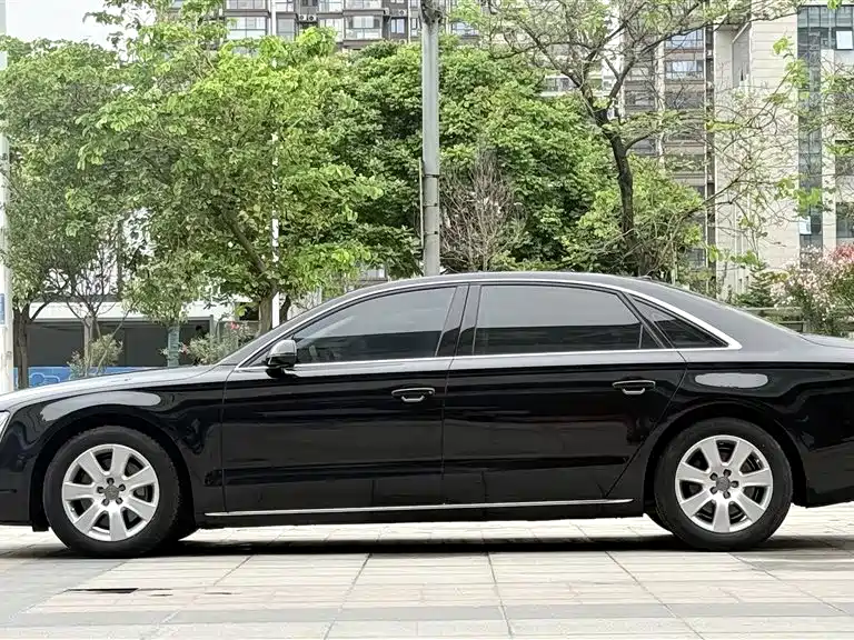 Audi A8 2013 A8L 45 TFSI quattro Comfort фото 6