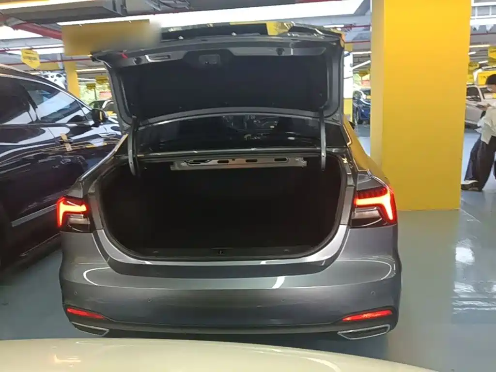 Фото 19 - Roewe i6 MAX