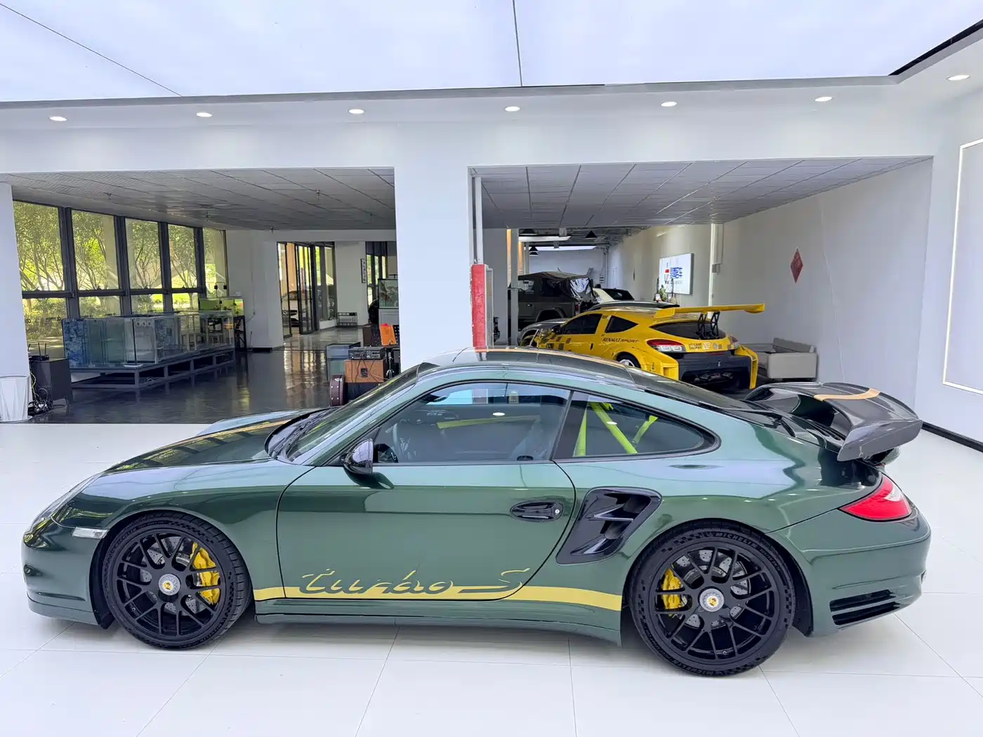 Porsche 911 2010 Turbo S 3.8T фото 3
