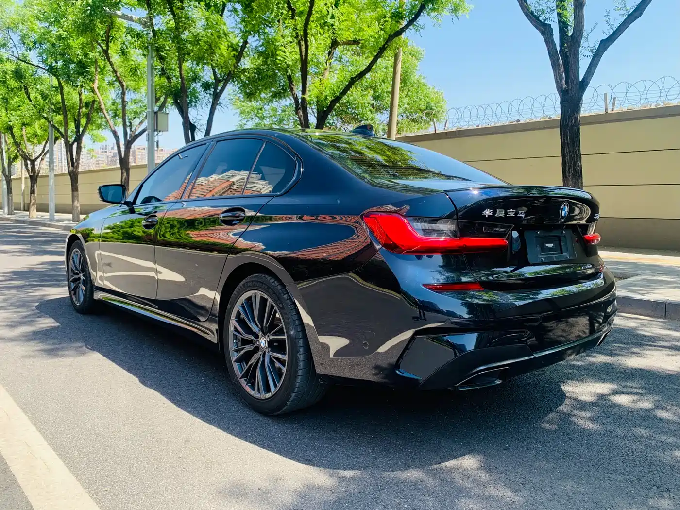 BMW 3-SERIES
